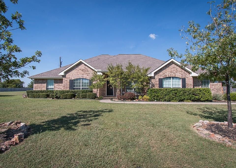 1st image of 133 Royal Park Ln