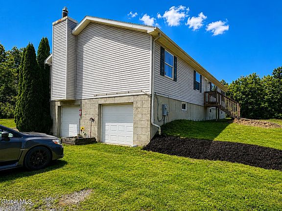3rd image of 1225 Goldfoot Road