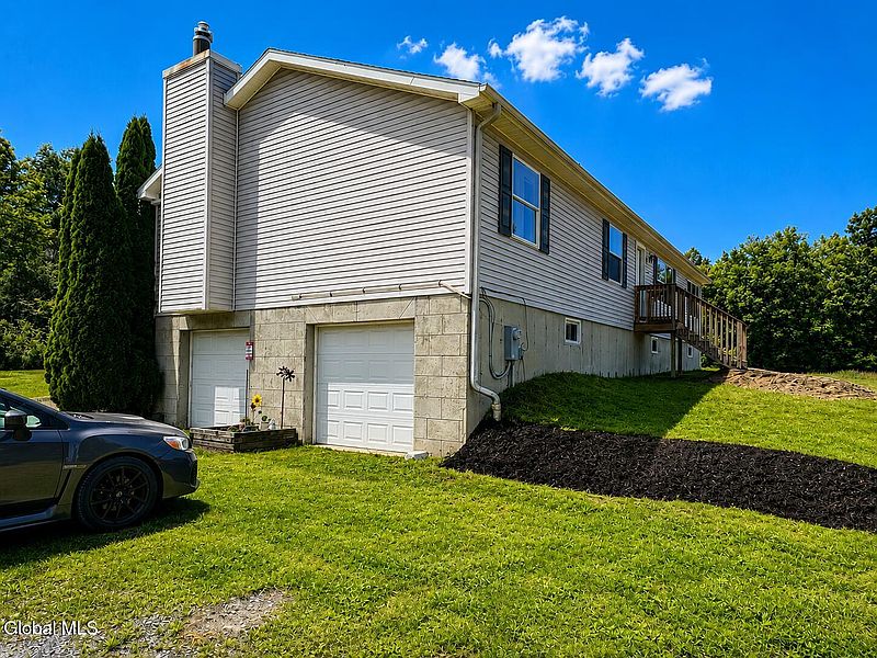 3rd image of 1225 Goldfoot Road