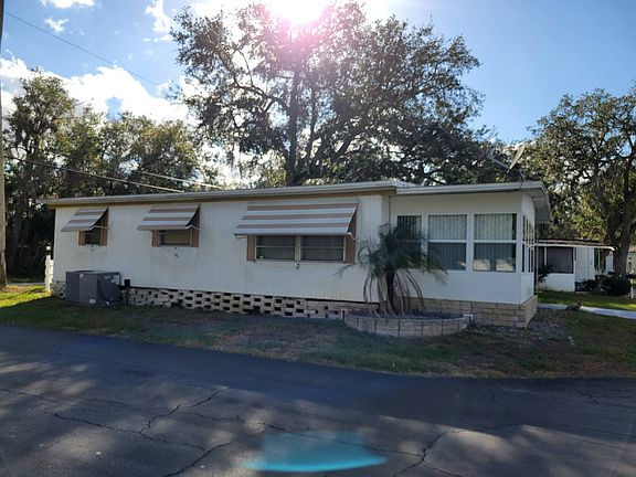 5th image of 800 W Colonial Cir