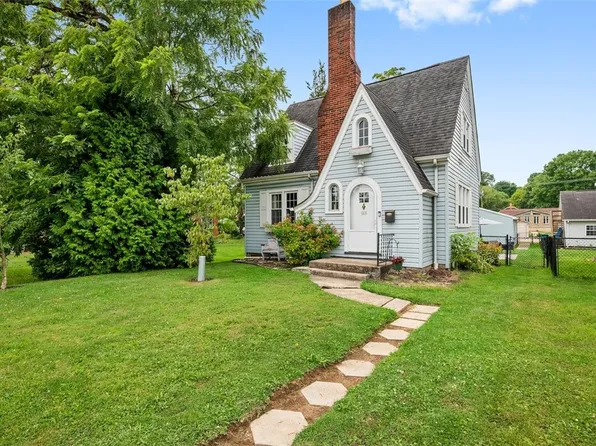 618 W Pike St, Houston, PA 15342