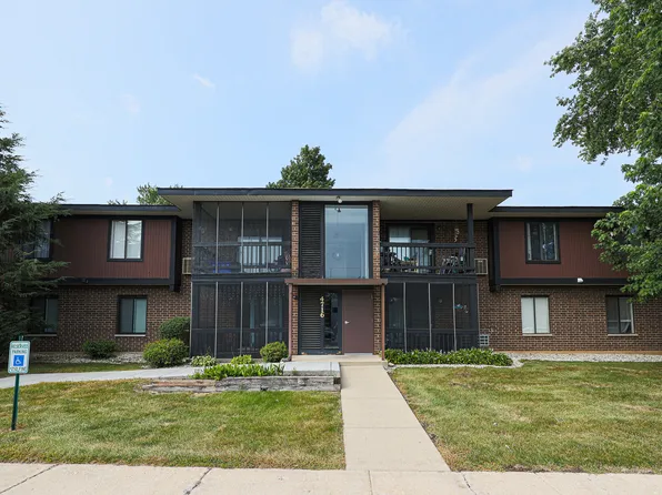 4716 W Northfox Ln, McHenry, IL 60050