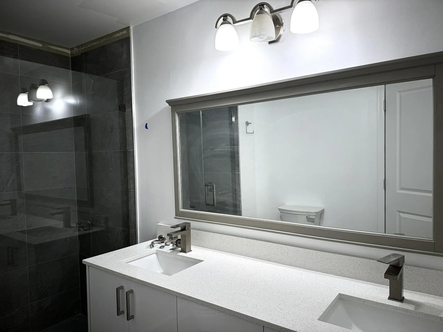 4 bed, 2.5 bath, 2080 sqft, $3,150 — Photo 4