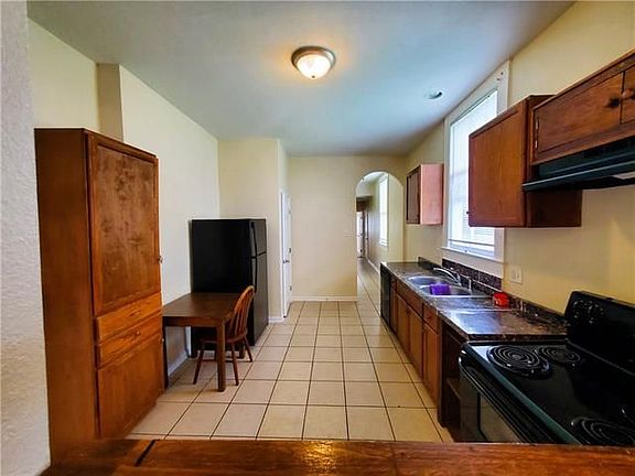 4th image of 6219 Dauphine St