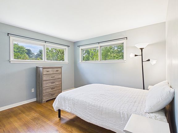 4th image of 105 Kay St