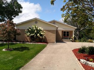 419 S Lake Ave, Spring Lake, MI 49456