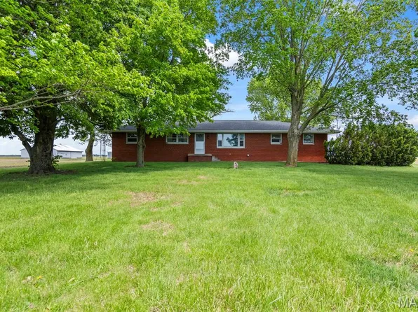 1343 N 22nd Ave, Raymond, IL 62560