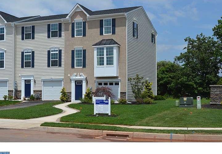 1st image of 221 W General Grey Ct