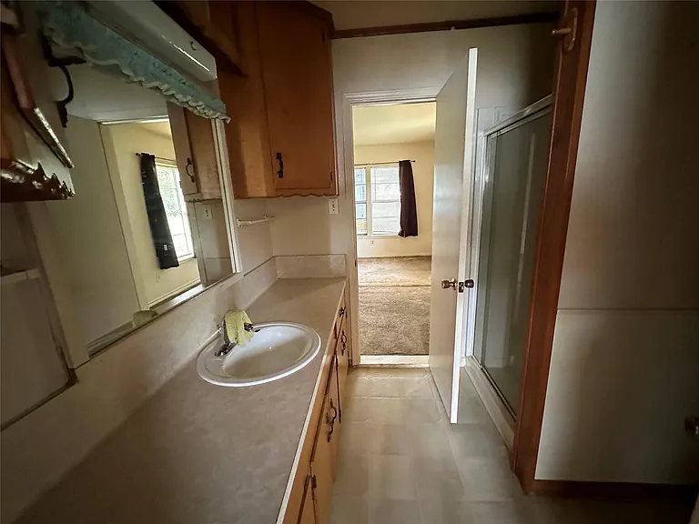 2570 Stadium Dr — Photo 14