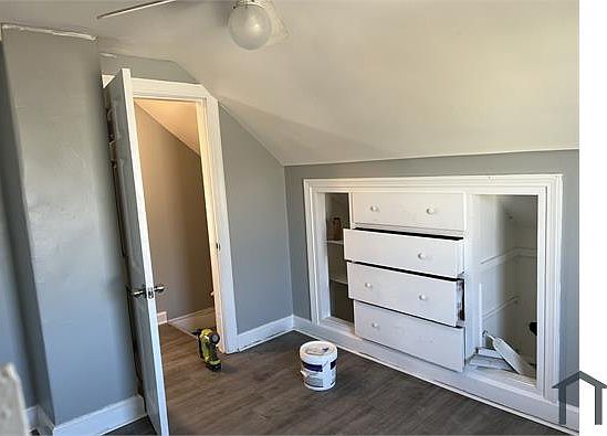 4th image of 819 W Whitney Ave