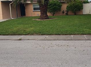 8742 Spanish Moss Dr, Port Richey, FL 34668