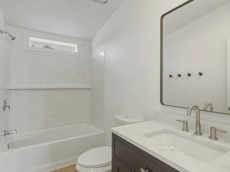 2474 Lemaister Ave — Photo 16