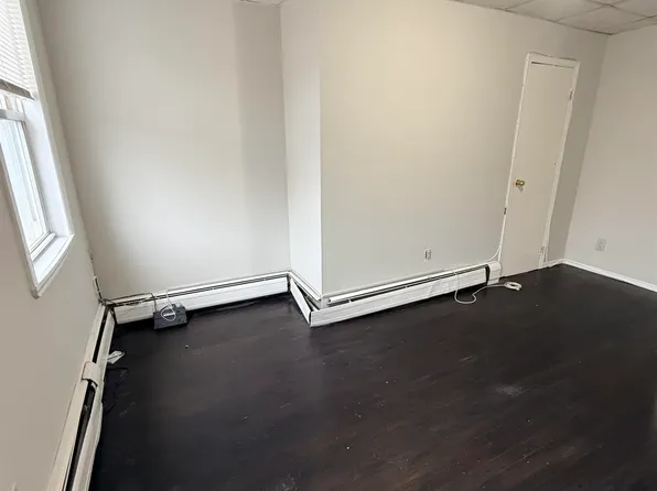 213 Webster Avenue image 11 of 18