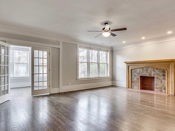 3rd image of 1210 E Hyde Park Blvd APT 1