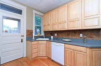 5th image of 4014 Hartford St