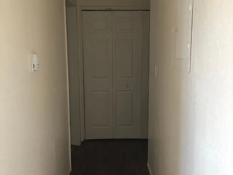 1411 Edinburgh Rd — Photo 10