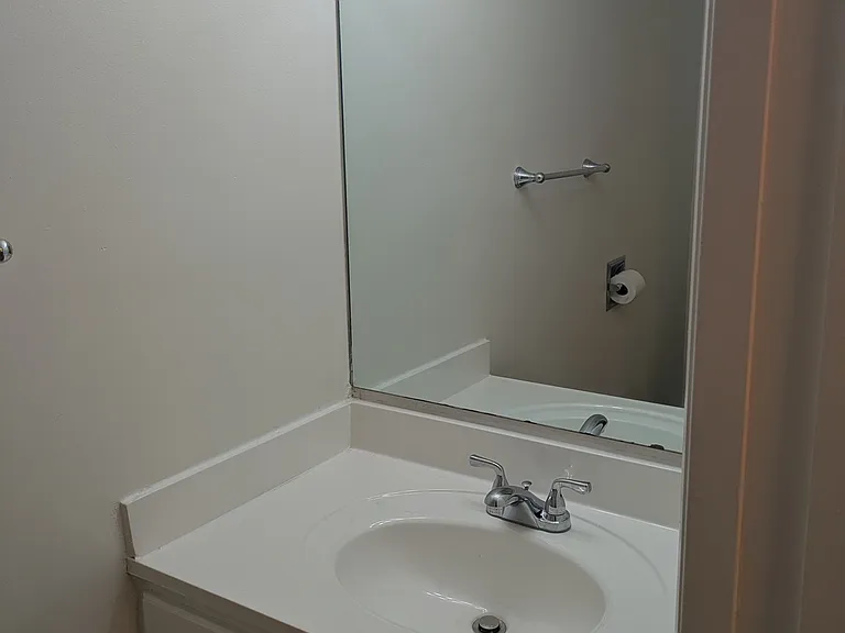 1458 N Lawnwood Cir #26B — Photo 11