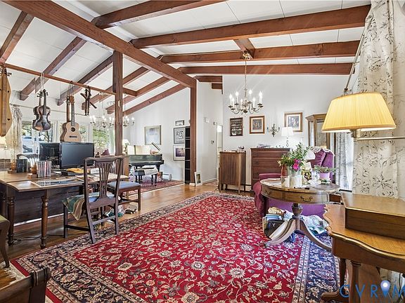 5th image of 215 Melwood Ln