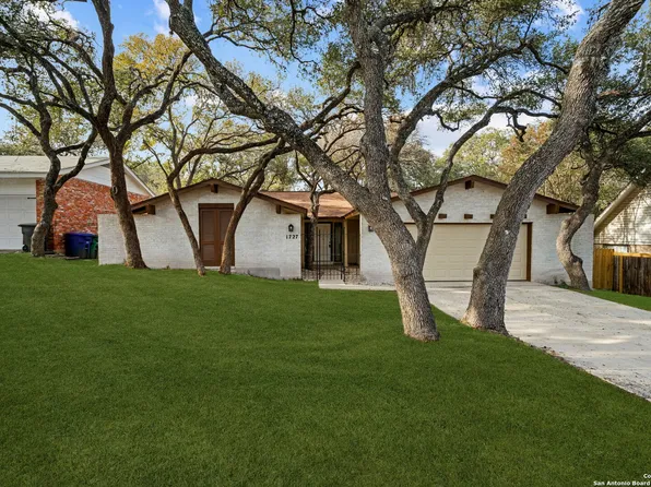 1727 BRANDENBURG DR, San Antonio, TX 78232