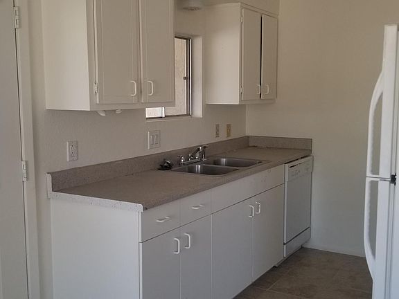 3rd image of 2575 Tanglewood Ln