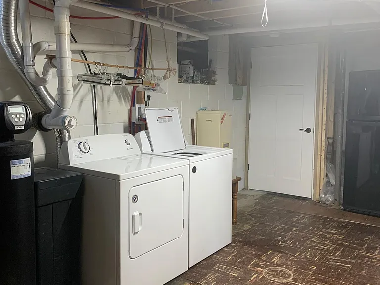 851 N Madison Ave — Photo 15