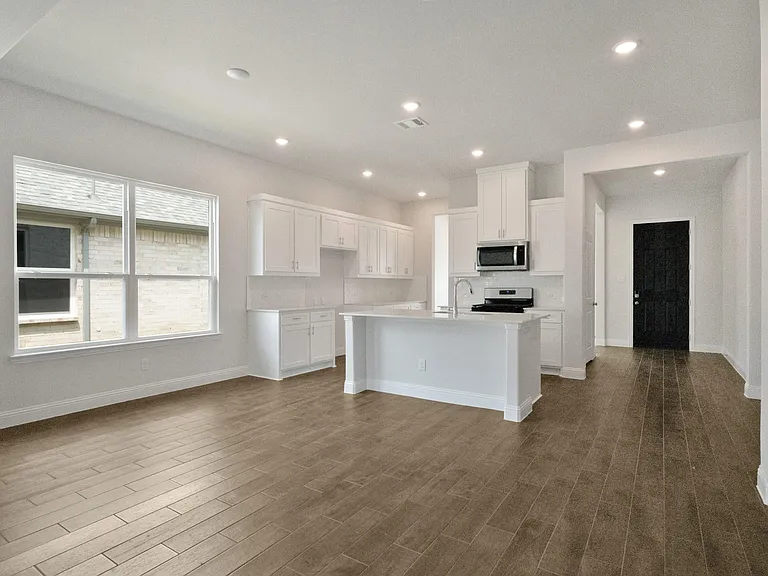 603 Parrino Pkwy — Photo 30