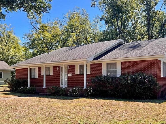 4th image of 203 Pine Bluff St