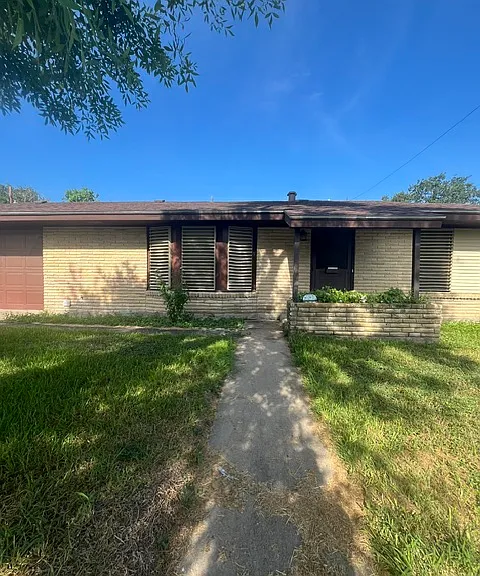 318 S 23rd St — Photo 4