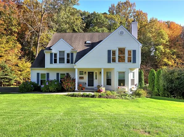 43 Timberwood Trail, Hamden, CT 06518