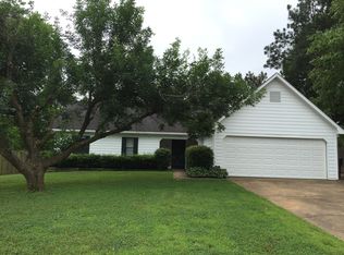 7347 Kingcrest Rd, Olive Branch, MS 38654