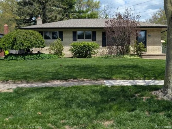 12769 De Cook Dr, Sterling Heights, MI 48313