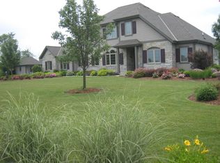 12501 Bluestem Trl, Caledonia, WI 53108
