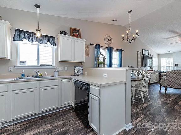 2nd image of 3003 Salmon River Dr