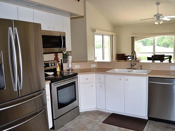 5th image of 7114 S Lake Dr