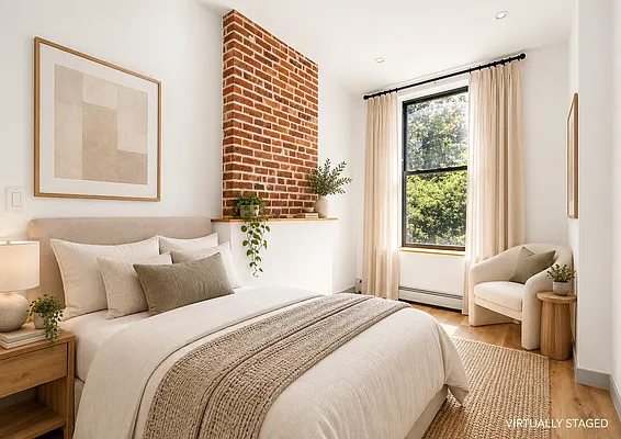 Bedroom, photo 1