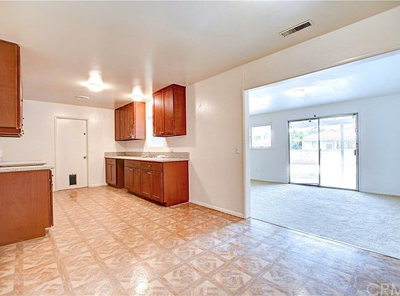 5th image of 40791 Acacia Ave
