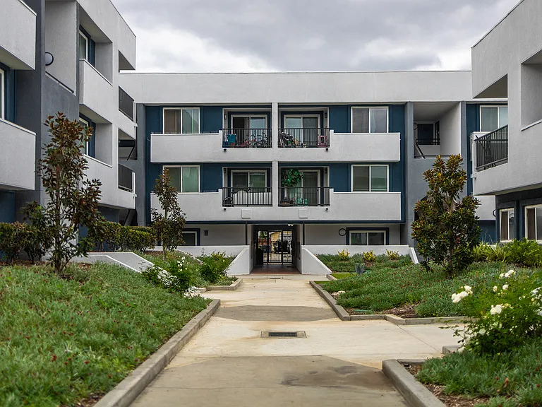 Blaine Garden Apartment Homes — Photo 8