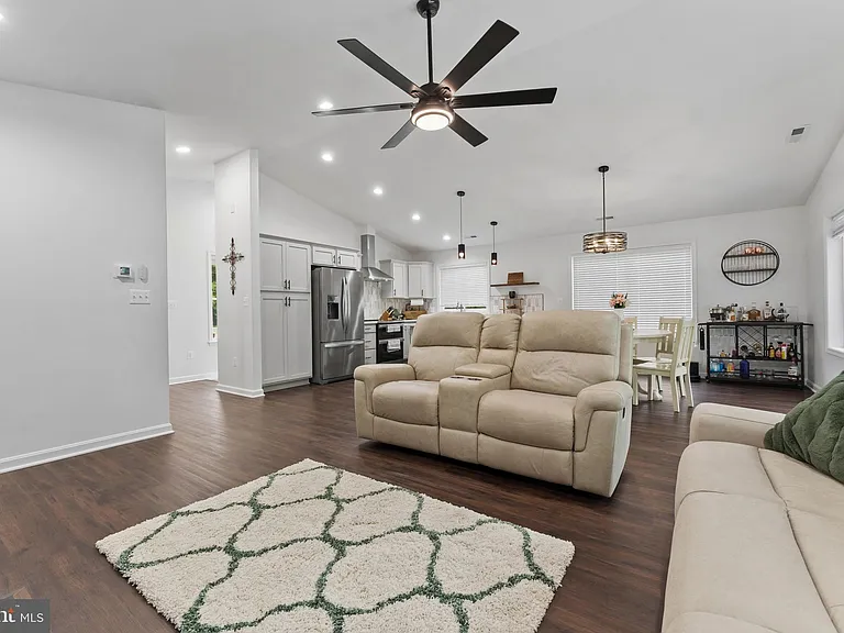 181 Haulover Dr — Photo 12