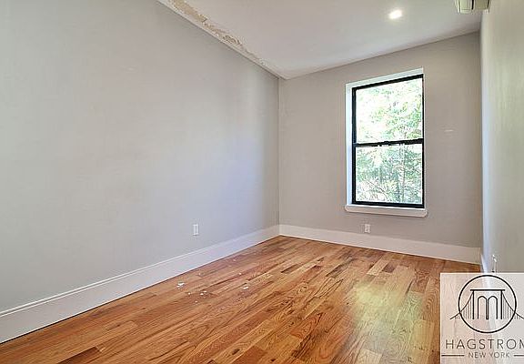 5th image of 246 Sullivan Pl #A9