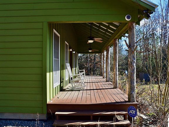 3rd image of 1018 A Jordan Rd #A