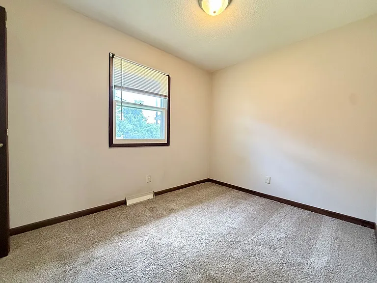 220 Hawkeye Way — Photo 6
