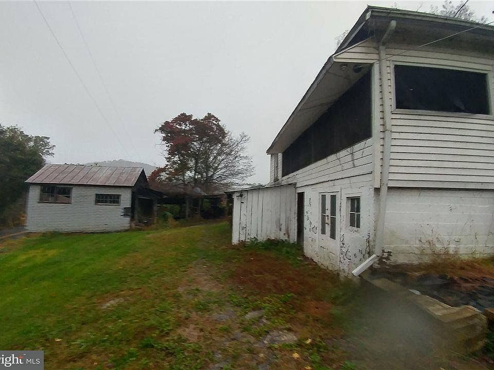 2nd image of 1560 Couchtown Rd
