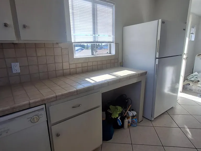 833 Gladys Ave — Photo 13