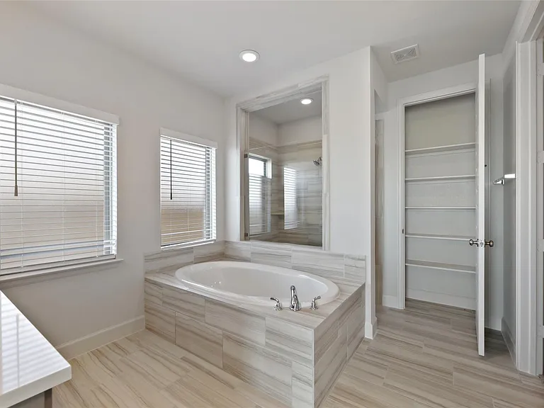 127 Plumbago Loop — Photo 12