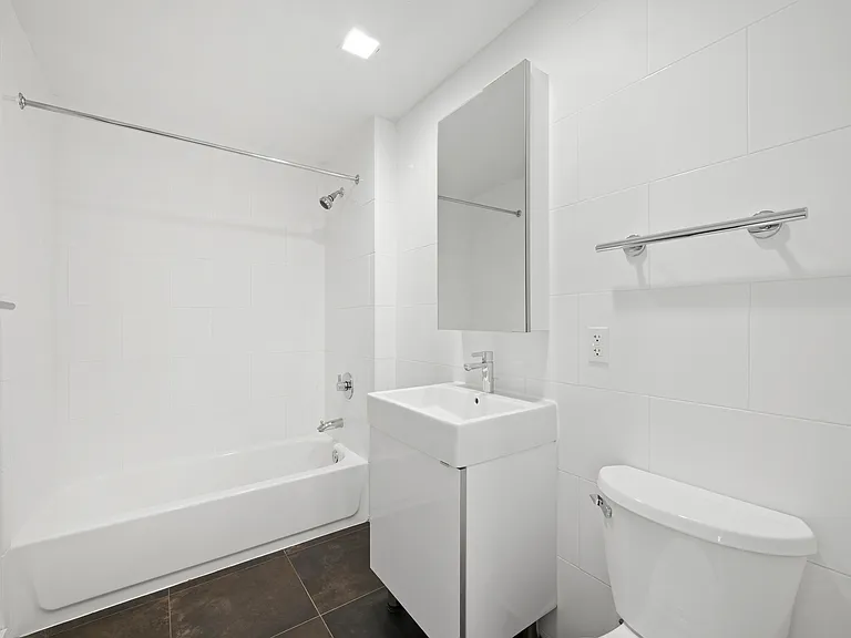 4118 Crescent St #3E — Photo 5