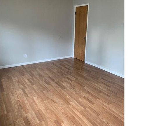 4th image of 1144 Scott Ave