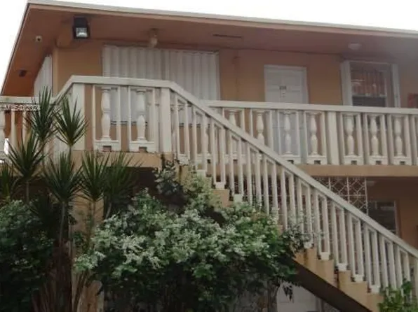 1154 W 35th St APT 208, Hialeah, FL 33012