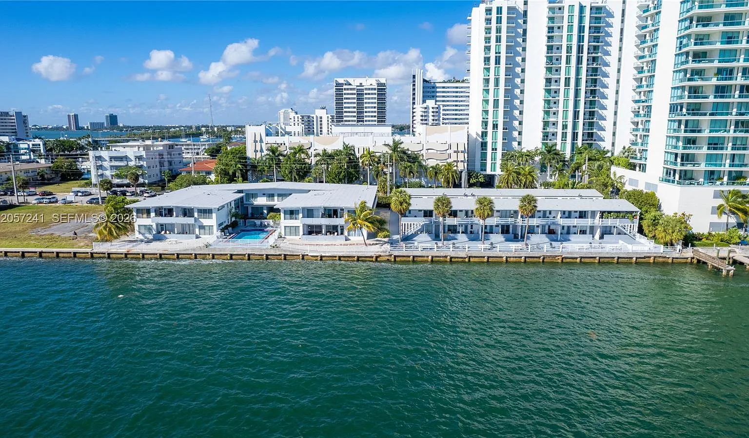Harbor Island — Photo 1