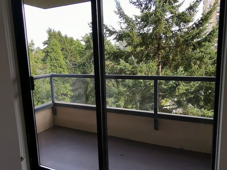3528 Vanness Ave — Photo 54