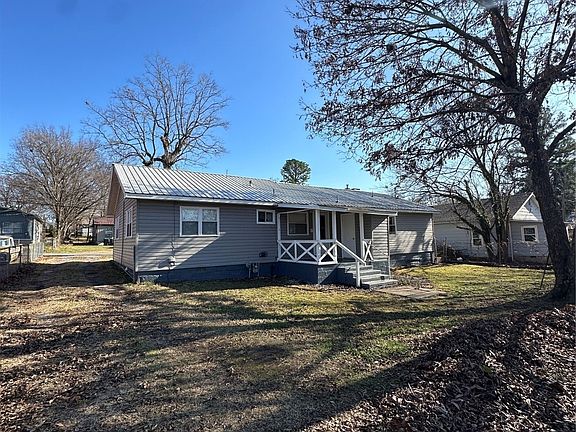 3rd image of 608 S College Ave
